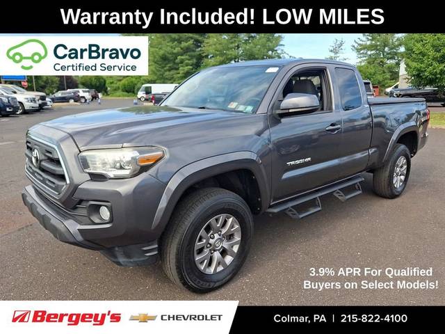 2017 Toyota Tacoma SR5 4WD photo
