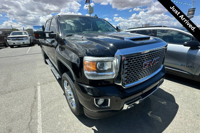 2017 GMC Sierra 2500HD Denali 4WD photo
