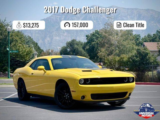 2017 Dodge Challenger SXT RWD photo