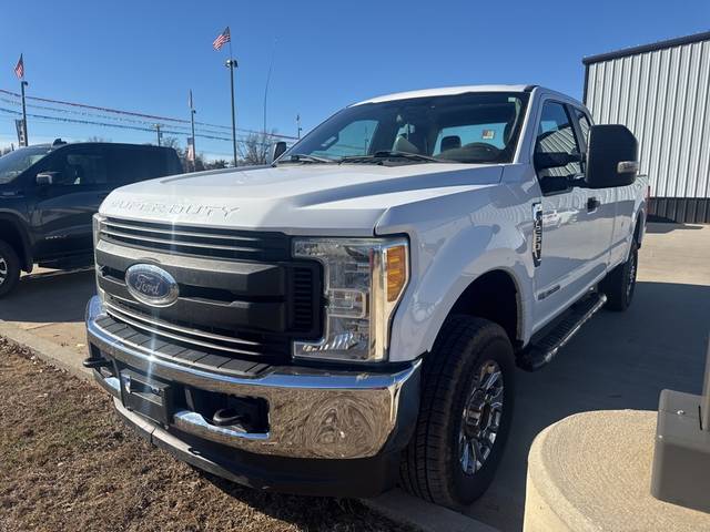 2017 Ford F-250 Super Duty XL 4WD photo