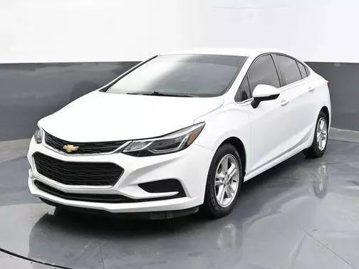 2017 Chevrolet Cruze LT FWD photo