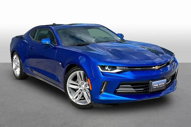 2017 Chevrolet Camaro 2LT RWD photo