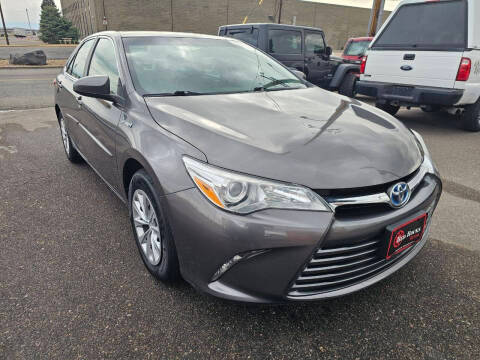 2017 Toyota Camry Hybrid LE FWD photo