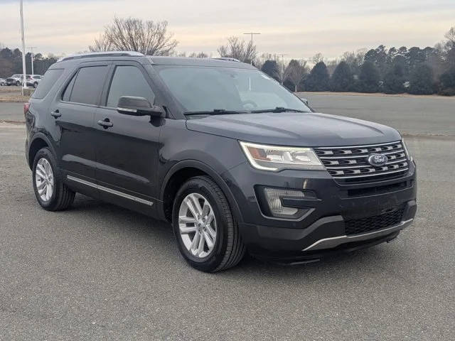 2017 Ford Explorer XLT FWD photo