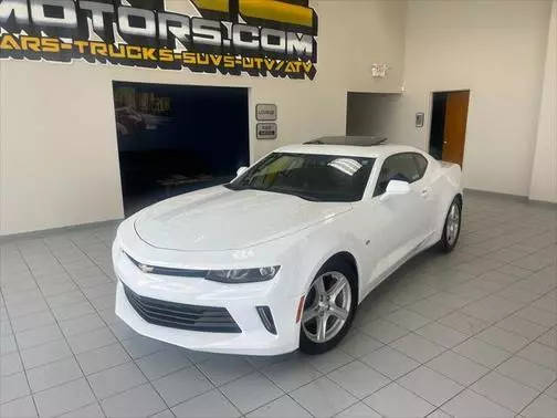 2017 Chevrolet Camaro 1LT RWD photo