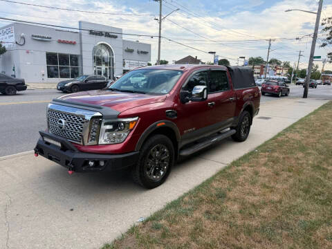 2017 Nissan Titan Platinum Reserve 4WD photo