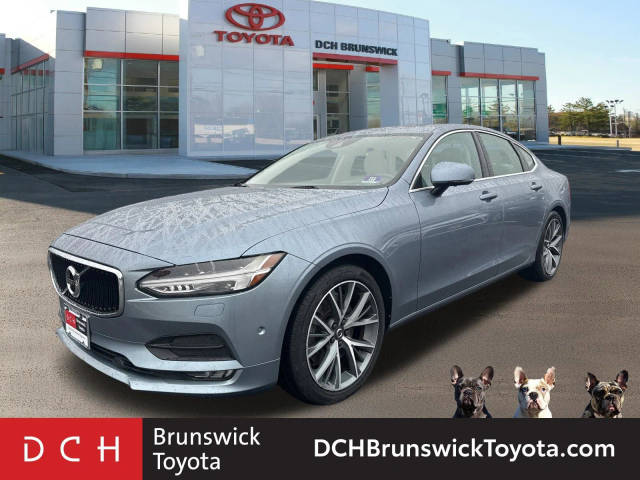 2017 Volvo S90 Momentum AWD photo