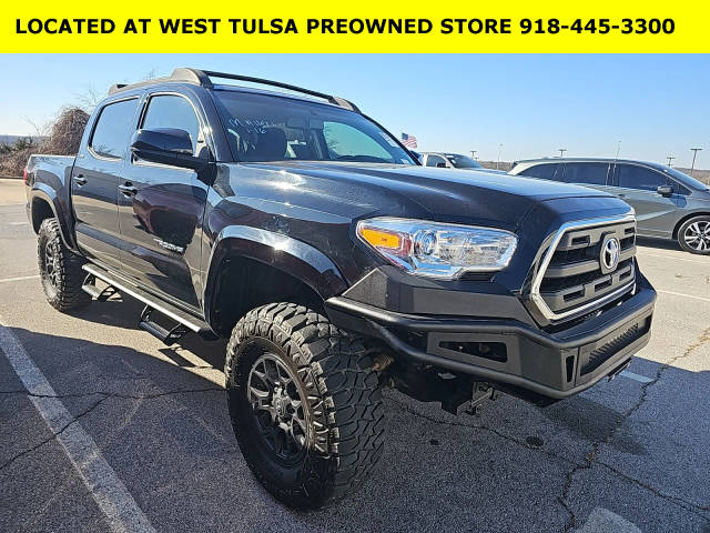 2017 Toyota Tacoma SR5 4WD photo