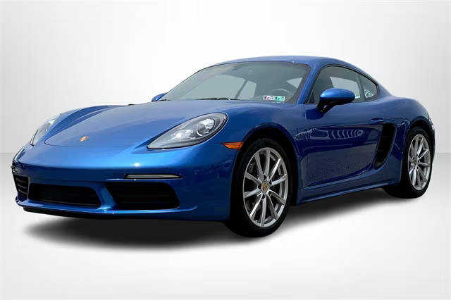2017 Porsche Cayman  RWD photo