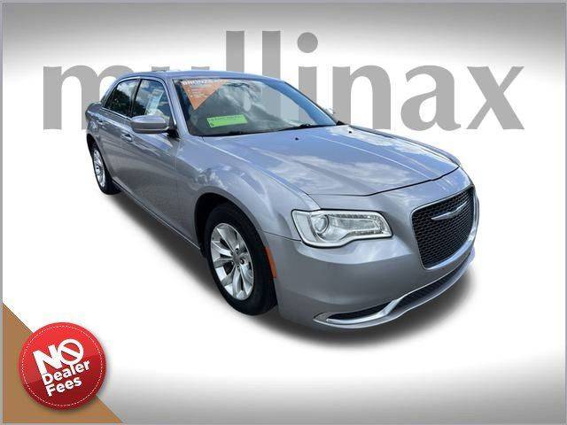 2016 Chrysler 300 Limited RWD photo