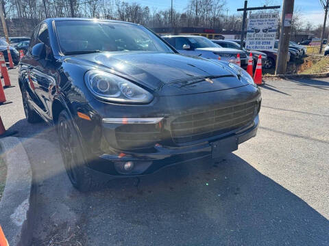 2017 Porsche Cayenne Platinum Edition AWD photo