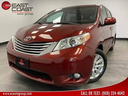 2017 Toyota Sienna XLE AWD photo