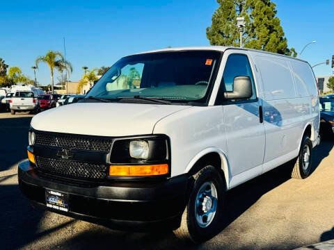 2017 Chevrolet Express Cargo  RWD photo