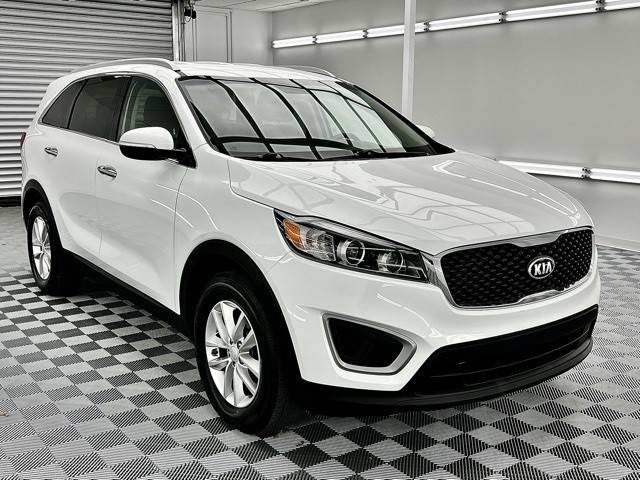 2017 Kia Sorento LX FWD photo