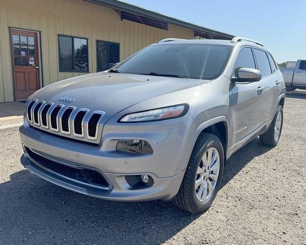 2017 Jeep Cherokee Overland 4WD photo