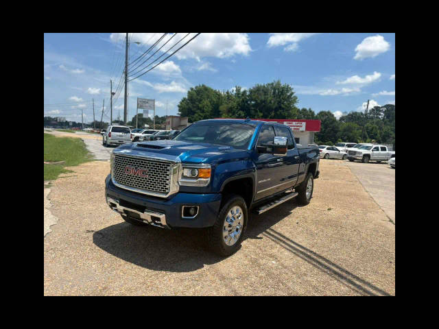 2017 GMC Sierra 2500HD Denali 4WD photo