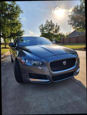 2017 Jaguar XF 35t Premium RWD photo