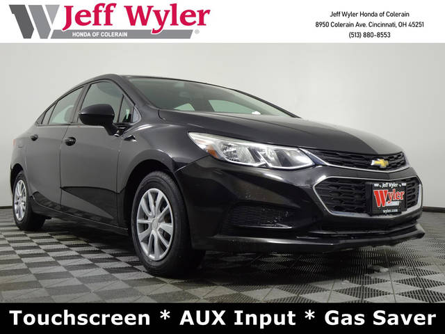 2017 Chevrolet Cruze LS FWD photo