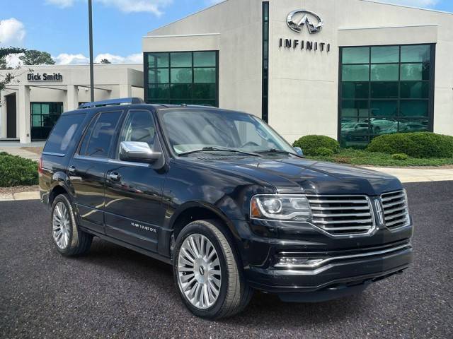 2017 Lincoln Navigator Select RWD photo