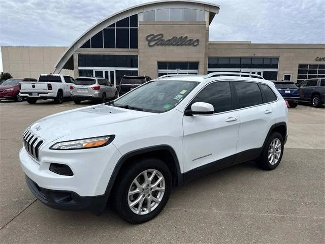 2017 Jeep Cherokee Latitude FWD photo