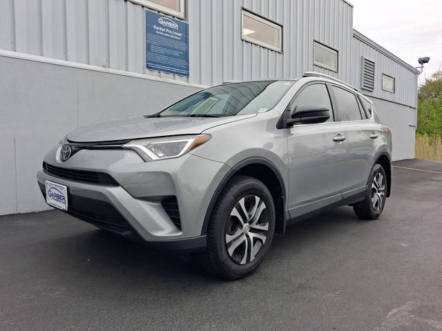2017 Toyota RAV4 LE AWD photo