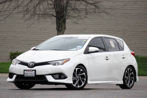 2017 Toyota Corolla iM  FWD photo