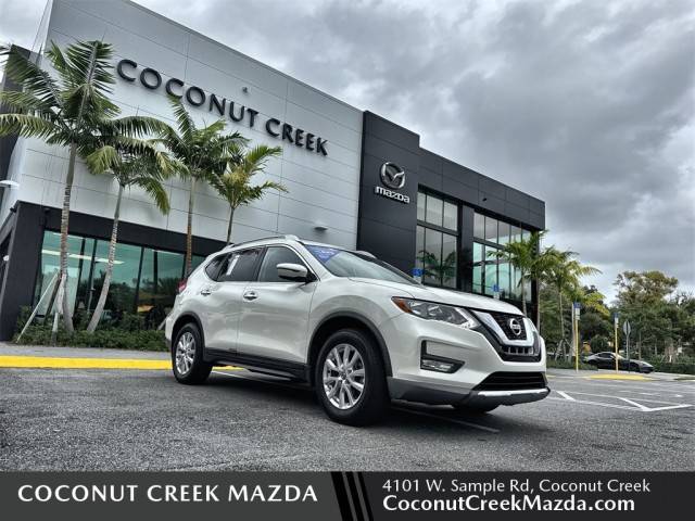 2017 Nissan Rogue SV FWD photo