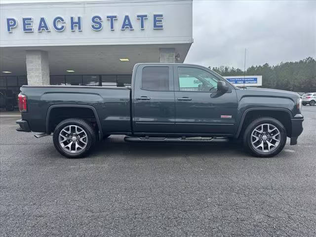 2017 GMC Sierra 1500 SLT 4WD photo