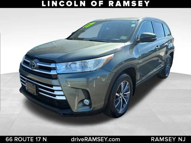 2017 Toyota Highlander XLE AWD photo