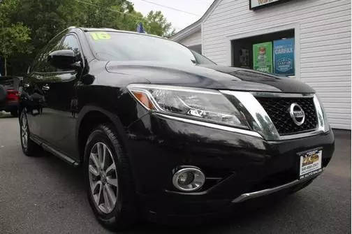 2016 Nissan Pathfinder SV 4WD photo