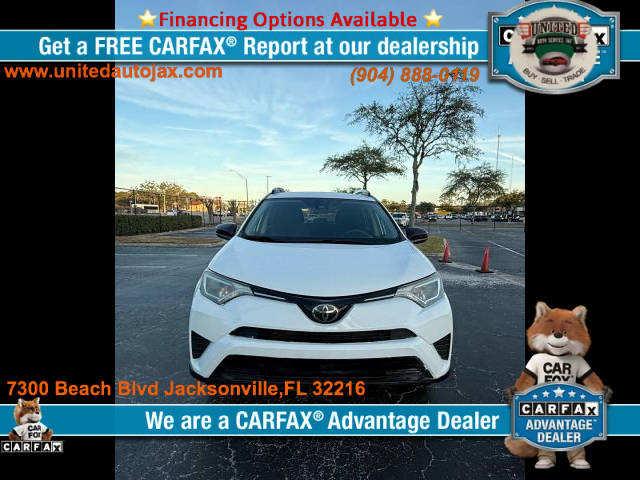 2017 Toyota RAV4 LE FWD photo