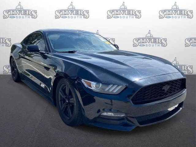 2017 Ford Mustang V6 RWD photo