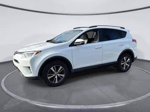 2017 Toyota RAV4 XLE AWD photo
