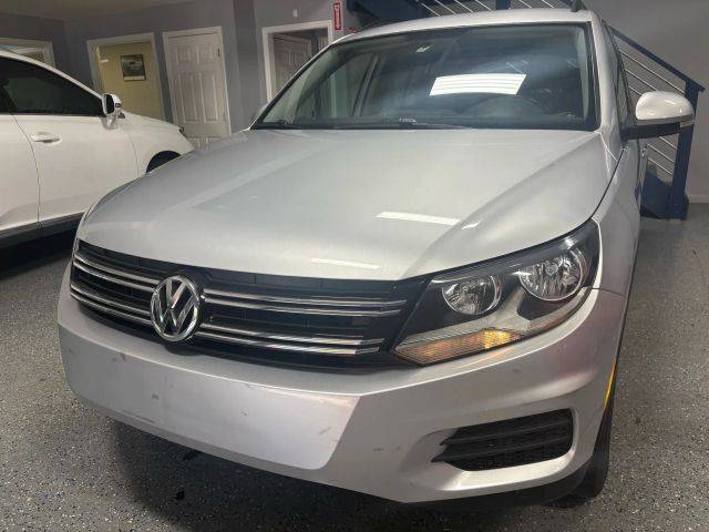 2015 Volkswagen Tiguan SE FWD photo