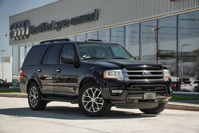 2017 Ford Expedition XLT RWD photo