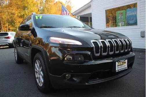 2017 Jeep Cherokee Latitude FWD photo