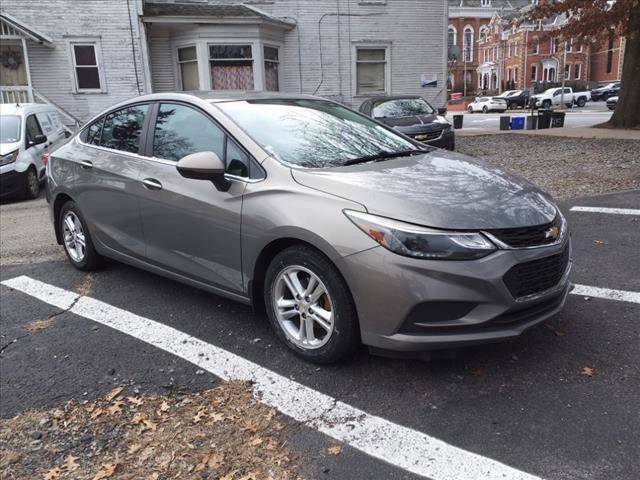 2017 Chevrolet Cruze LT FWD photo