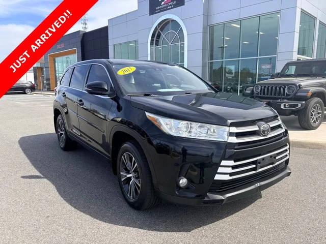 2017 Toyota Highlander LE Plus AWD photo