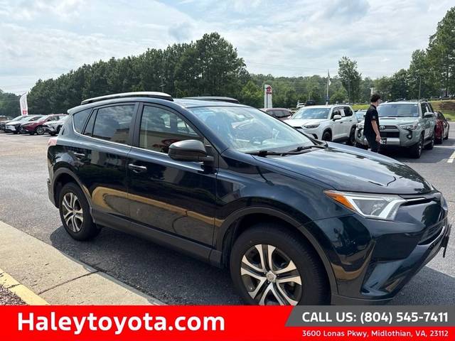 2017 Toyota RAV4 LE FWD photo