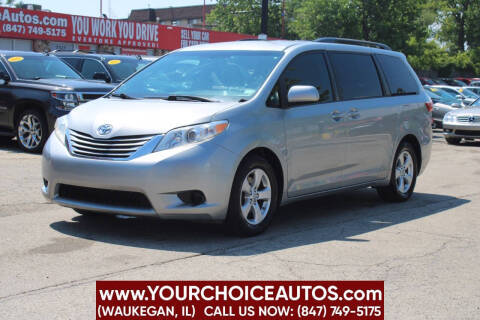 2017 Toyota Sienna LE FWD photo