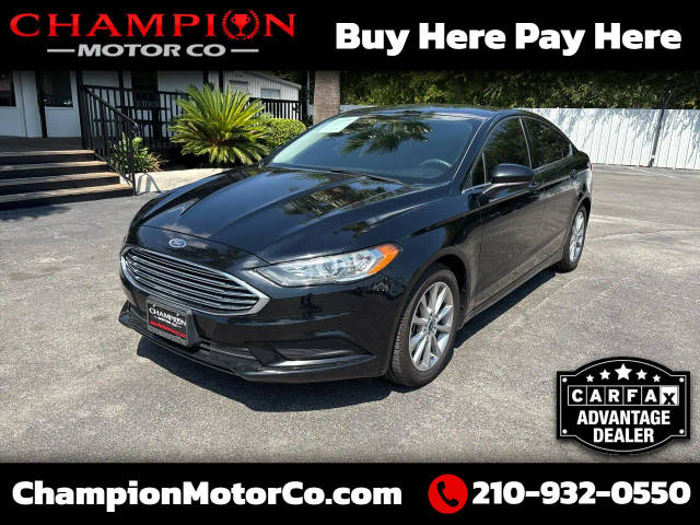 2017 Ford Fusion SE FWD photo