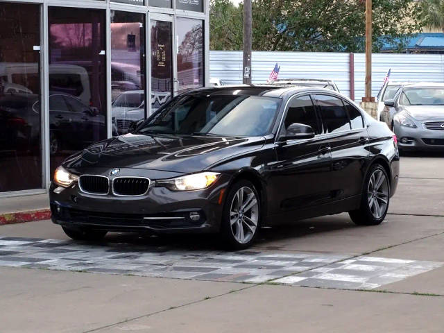 2017 BMW 3 Series 330i RWD photo