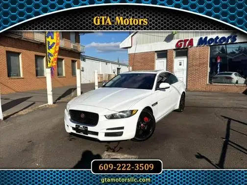 2017 Jaguar XE 25t RWD photo