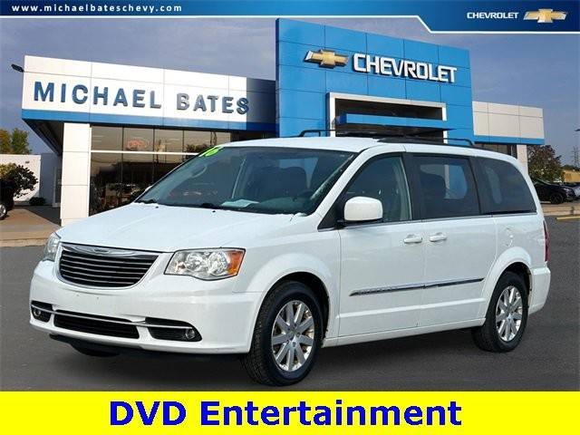 2016 Chrysler Town and Country Touring FWD photo