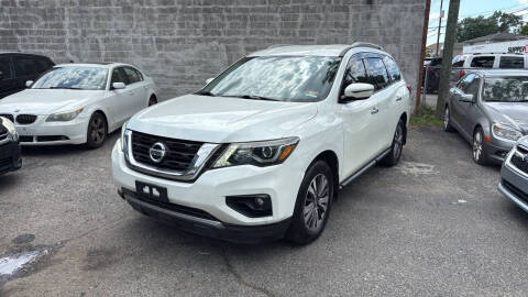 2017 Nissan Pathfinder SV 4WD photo