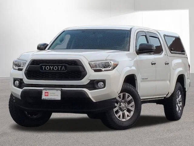 2017 Toyota Tacoma SR5 4WD photo