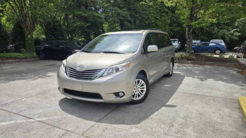 2017 Toyota Sienna XLE Premium FWD photo