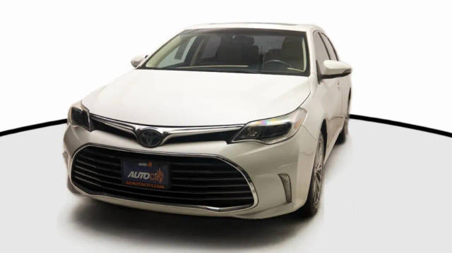 2017 Toyota Avalon Hybrid Limited FWD photo