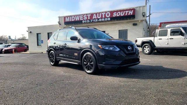 2017 Nissan Rogue SV FWD photo