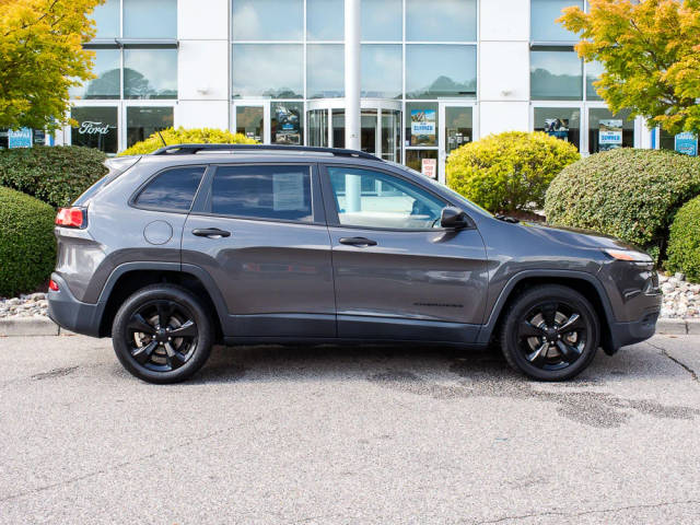 2017 Jeep Cherokee Altitude FWD photo